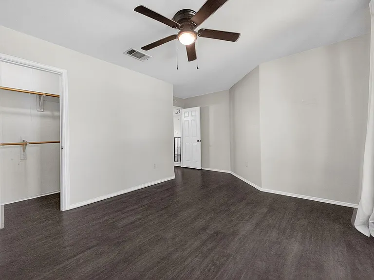 2712 Buckeye Trl — Photo 23