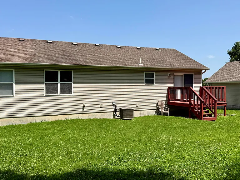 210 Forest Ln — Photo 3