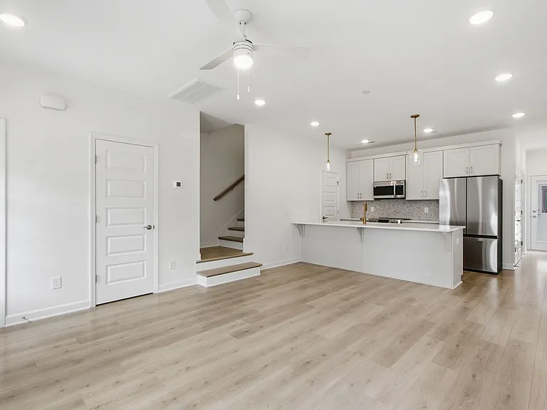413 Drakes Way #1 — Photo 11