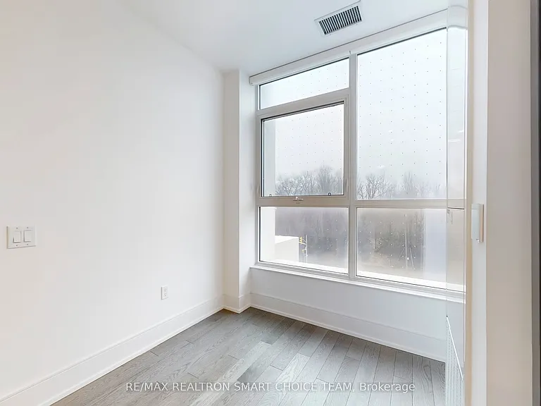 10 Inn On The Park Dr #212 — Photo 21