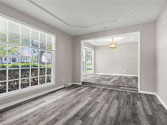 4th image of 6939 Widmer Rd