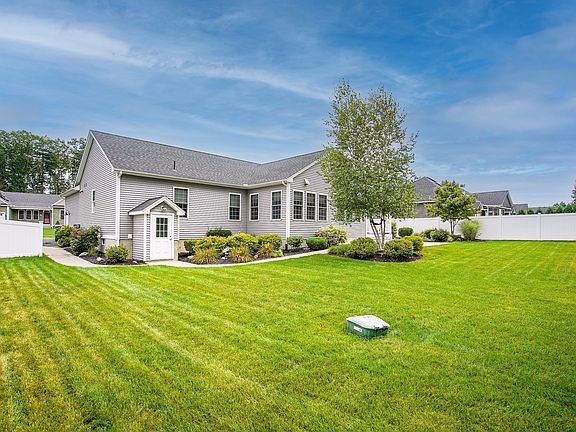 3rd image of 49 Magnolia Ln