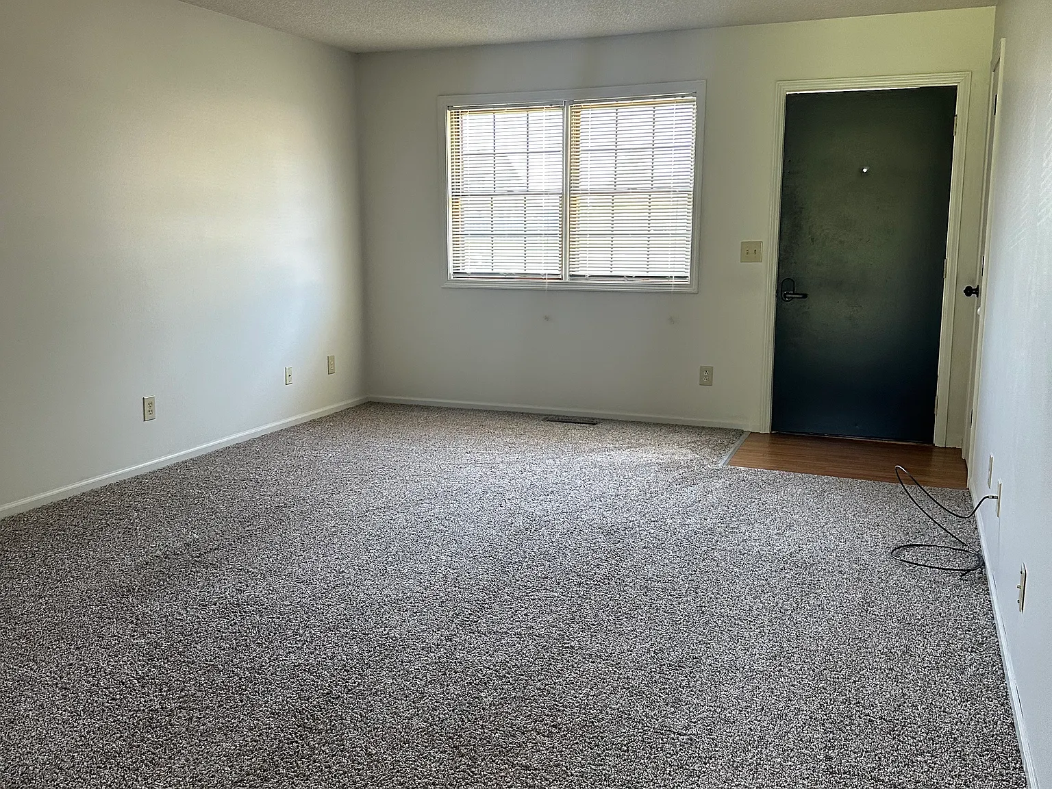 2 bed, 1095 sqft, $1,500 — Photo 3