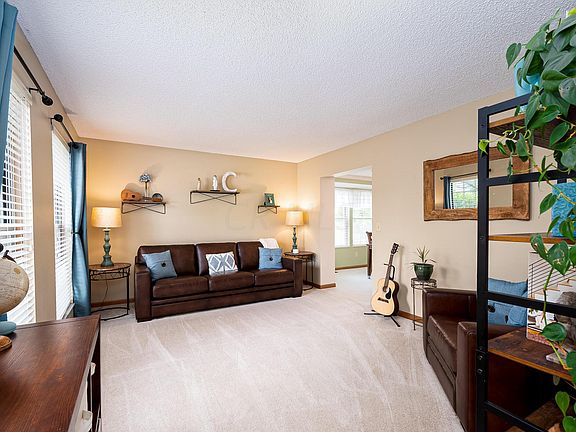 4th image of 7767 Schoolway Ct