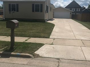 434 E Wisconsin St, Seymour, WI 54165