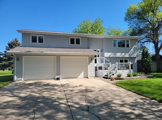 721 23rd Ave NE, Aberdeen, SD 57401