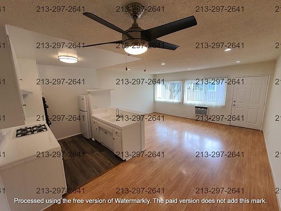 2nd image of 13961 Oxnard St APT 40