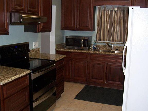 2nd image of 1065 Willis Dr