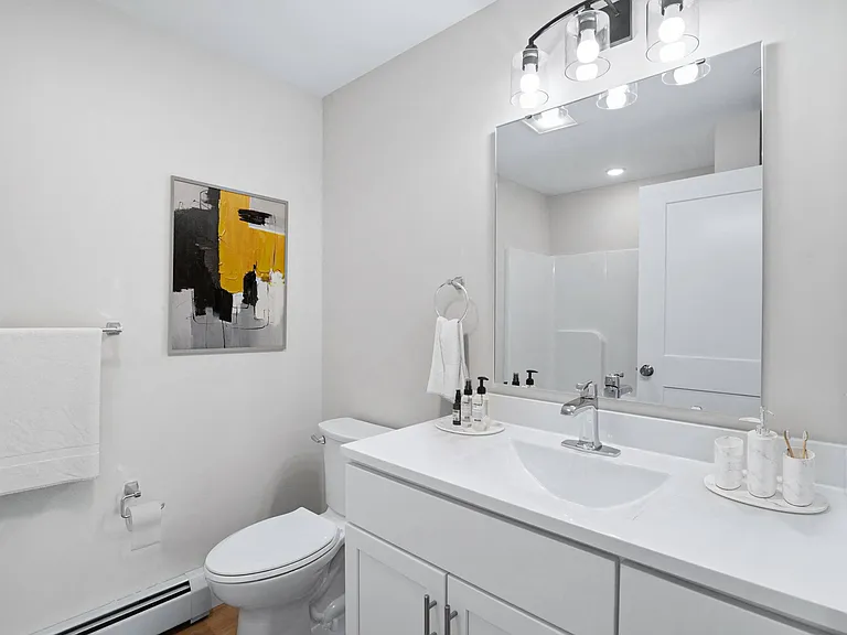 28 Hackamore Ave — Photo 8