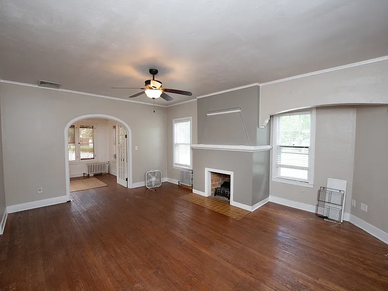 625 Robinson St — Photo 4