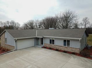 W269S9155 Karlstad Dr, Mukwonago, WI 53149