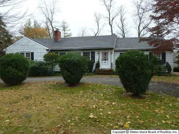 42 Cromwell Cir image 1 of 5