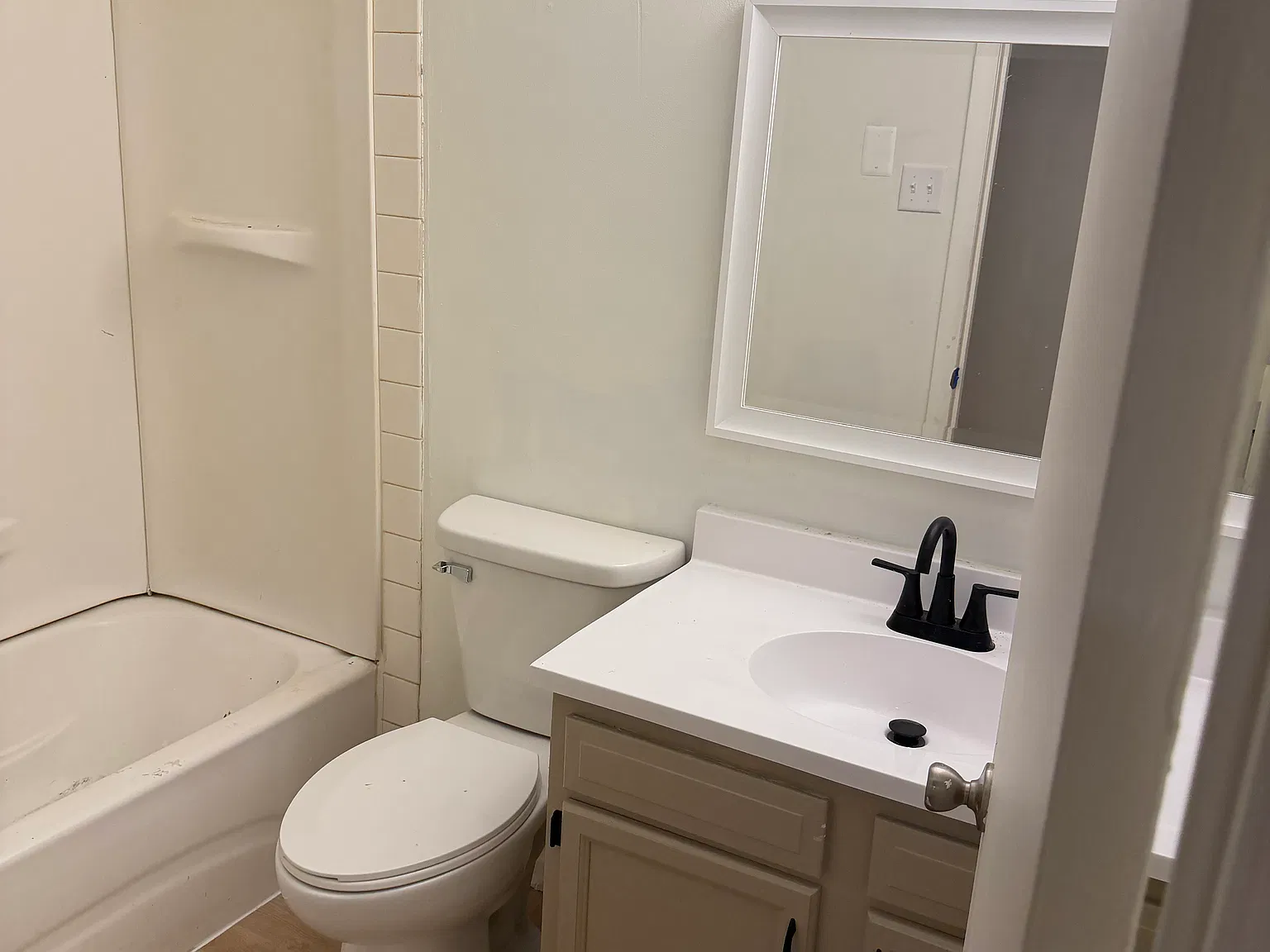 1 bed, 500 sqft, $975 — Photo 2