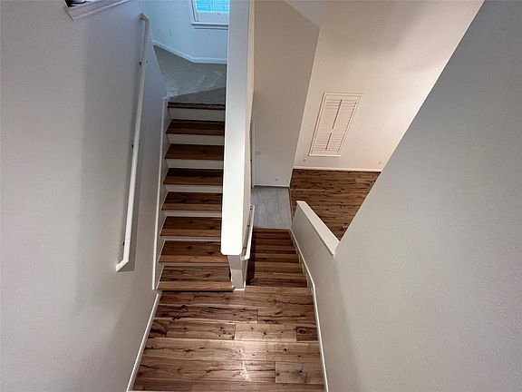 4th image of 8605 Hunters Trace Ln