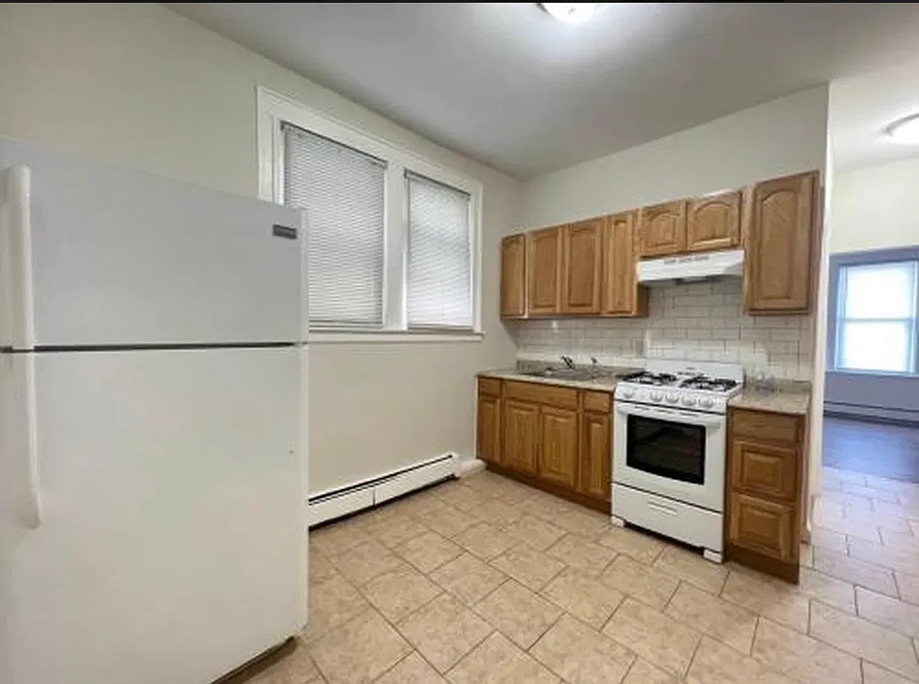 2 bed, $1,900 — Photo 1