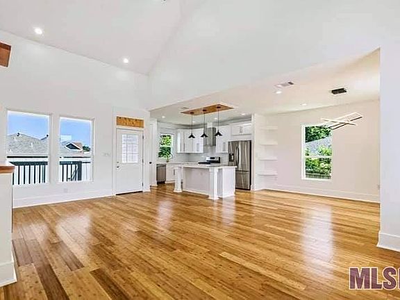3rd image of 3304 Lyndell Dr