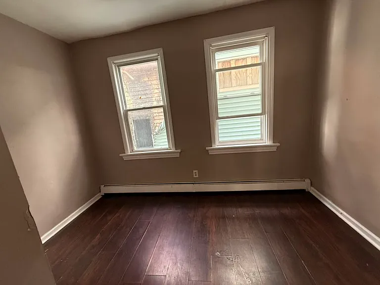 1063 Grove St #2 — Photo 9