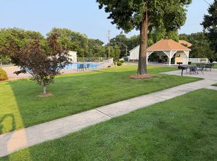 208 Huckleberry Heights Dr #208, Hannibal, MO 63401
