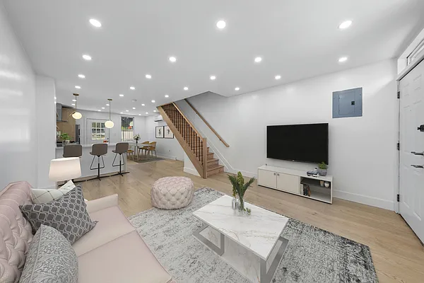 Rented by Friedman Mayer, LREB | media 1