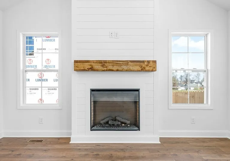 1208 Elizabeth Ln — Photo 3