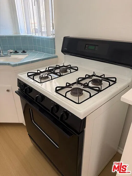 1 bed, 1.0 bath, 700 sqft, $1,850 — Photo 4