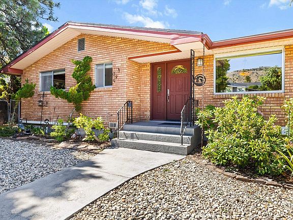 3rd image of 2745 E Starlington Dr