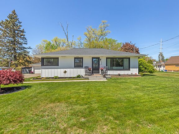 2nd image of 4025 Pineview St SW