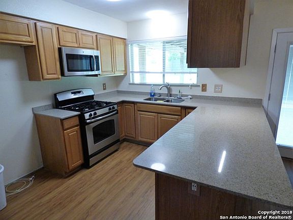 2nd image of 7518 Valley Oak St