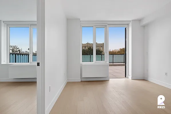 Rented by REZI | media 41