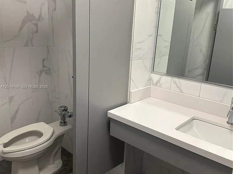 9225 Collins Ave #303 — Photo 8