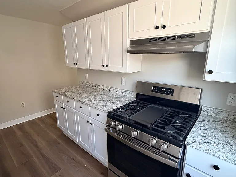 8 Arch St #3-0 — Photo 1