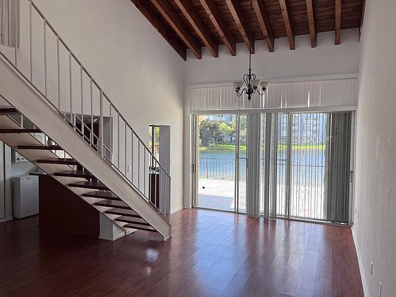 4th image of 9137 Fontainebleau Blvd APT 6