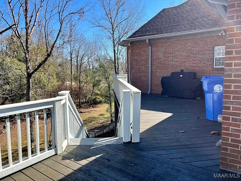 704 Emerald Dr — Photo 51