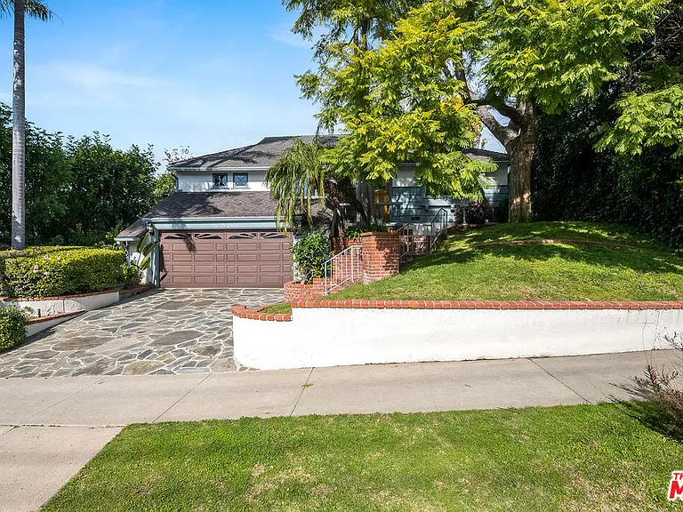2924 Manning Ave — Photo 2