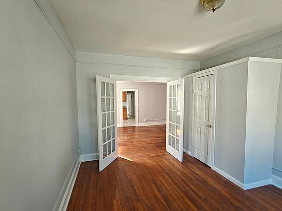 2nd image of 98-100 Anthony St #1L