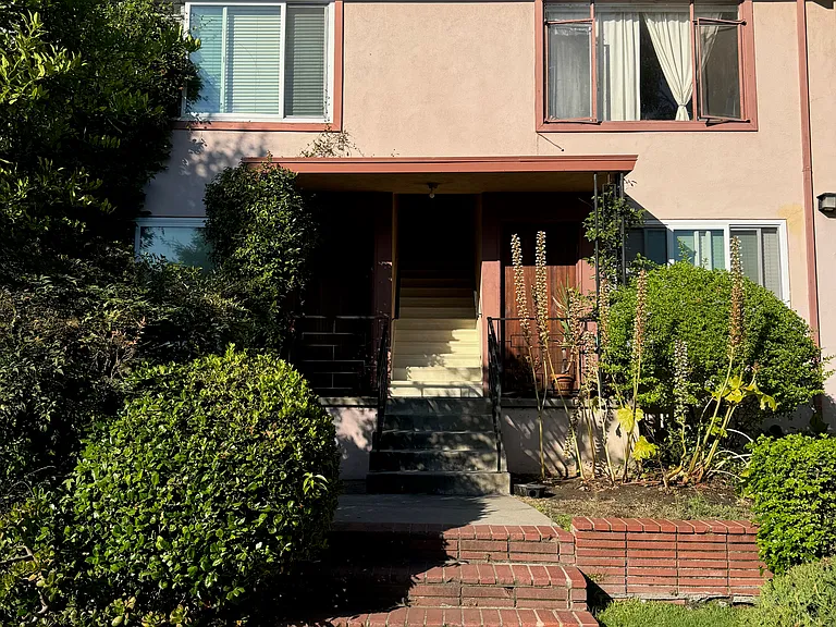 2640 Saint George St #11 — Photo 29