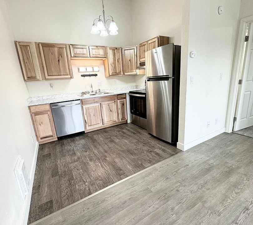 1st image of 409 22nd St SE #A