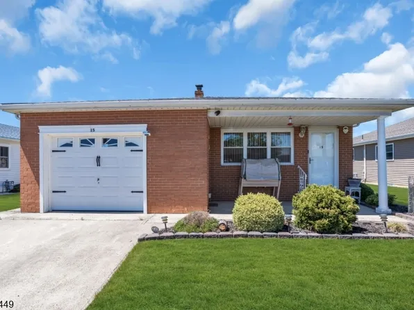 15 Capri Ct, Berkeley Twp., NJ 08757