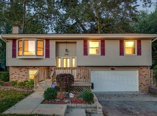 1200 Patton Ave, Lake In The Hills, IL 60156