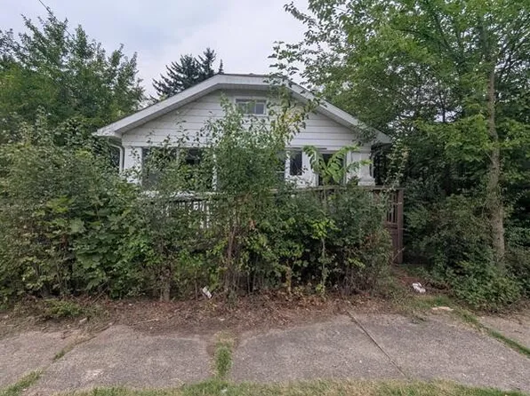 140 W Addison St, Jackson, MI 49203