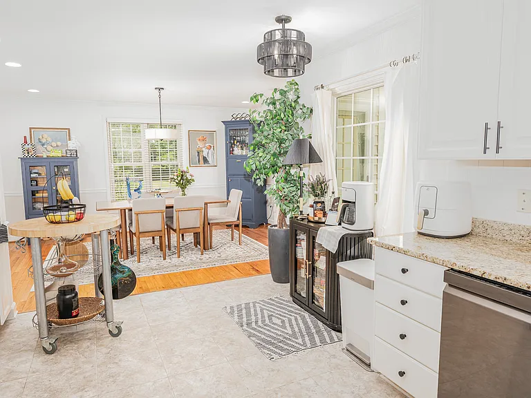 1004 Somerset Ct — Photo 15