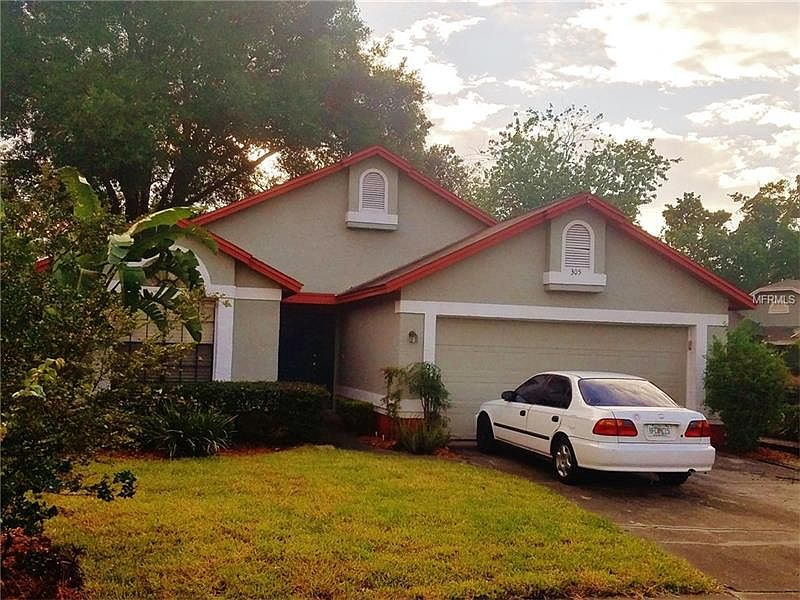 1st image of 305 River Chase Dr