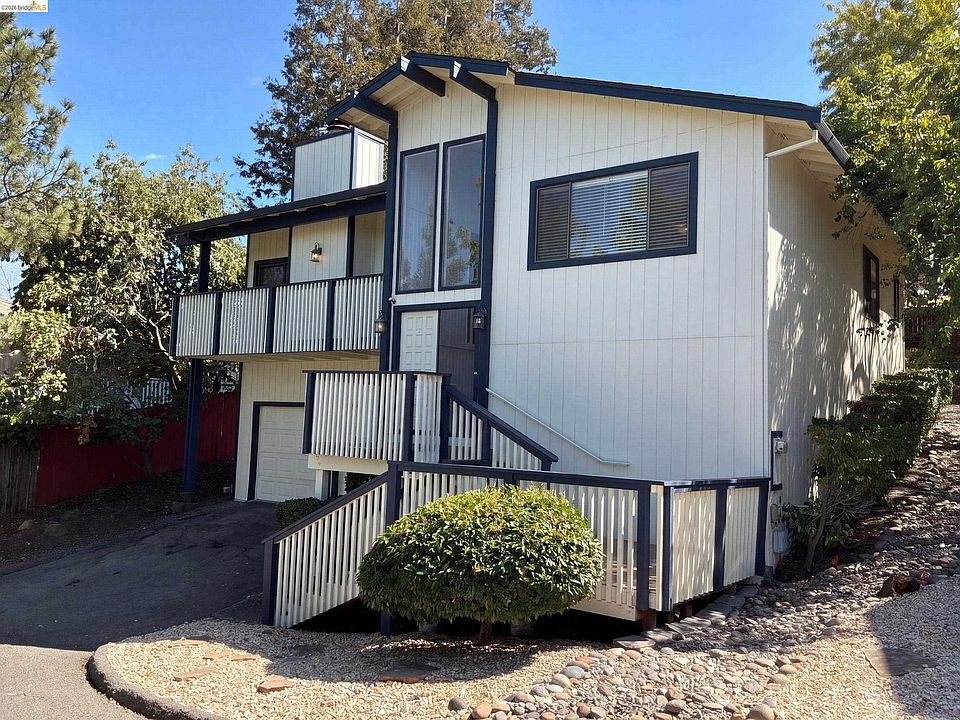 1st image of 2281 Yale St