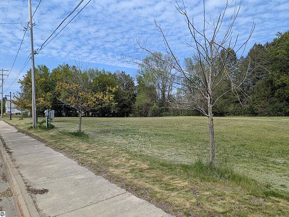 4th image of 210 N Mackinaw Rd