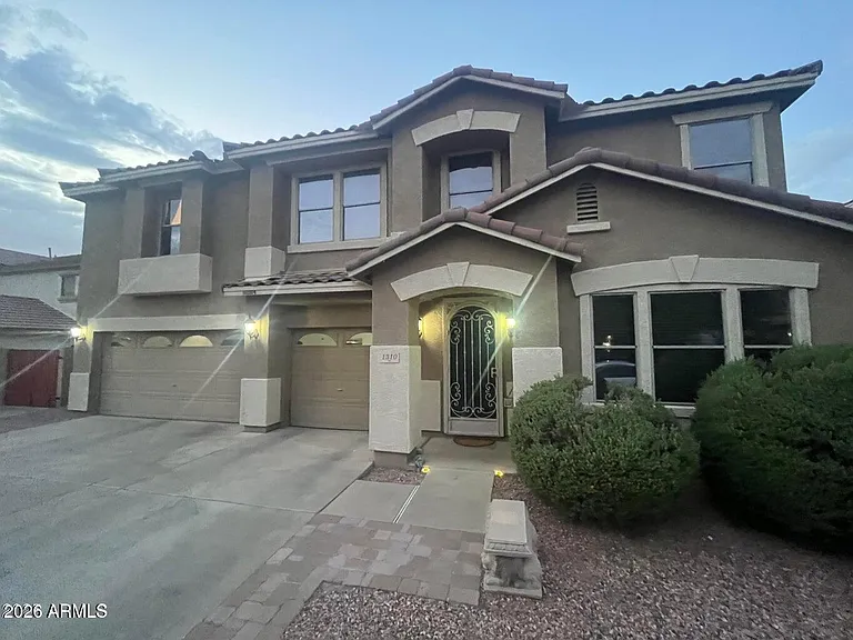 1310 E Milada Dr — Photo 2