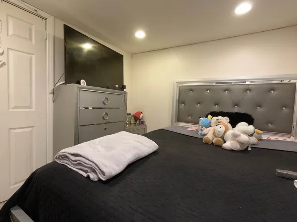 20-45 31st Street image 35 of 40