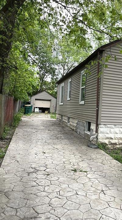 2nd image of 526 Algonquin St