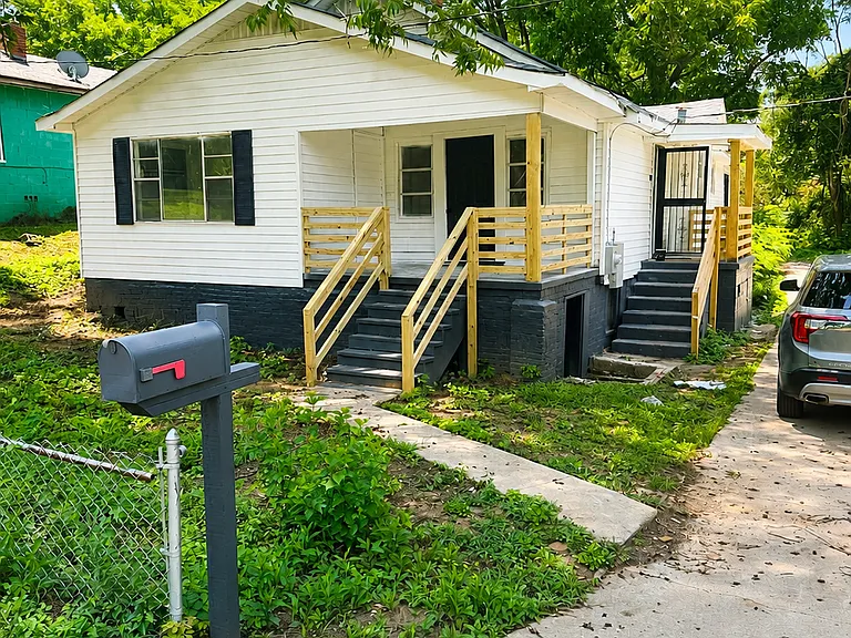 16 Eutaw Ave — Photo 1