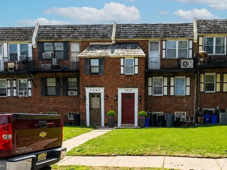 3922 Lankenau Ave — Photo 1