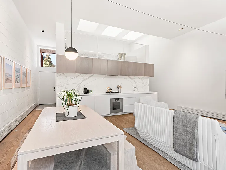311 S Aspen St #5 — Photo 5